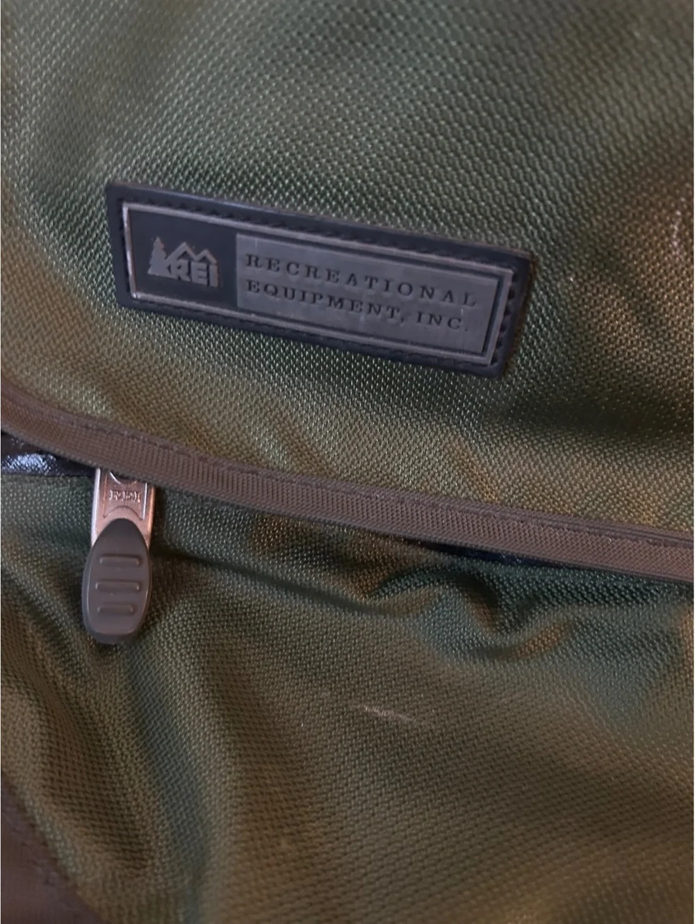 REI Green Nylon Messenger Shoulder Bag with Adjustable Strap